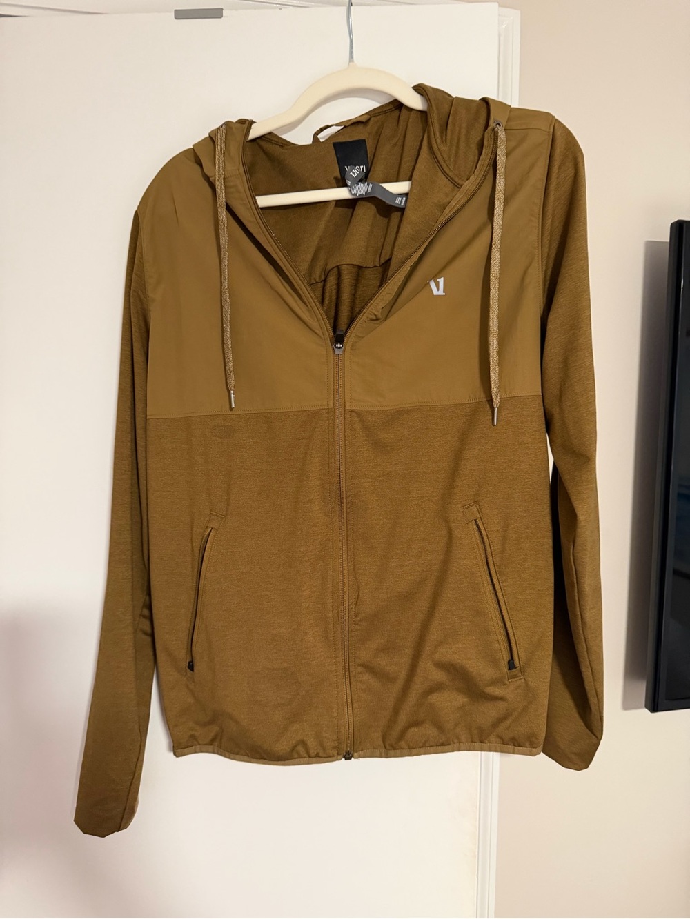 Vuori Men's Hooded Zip Jacket in Olive